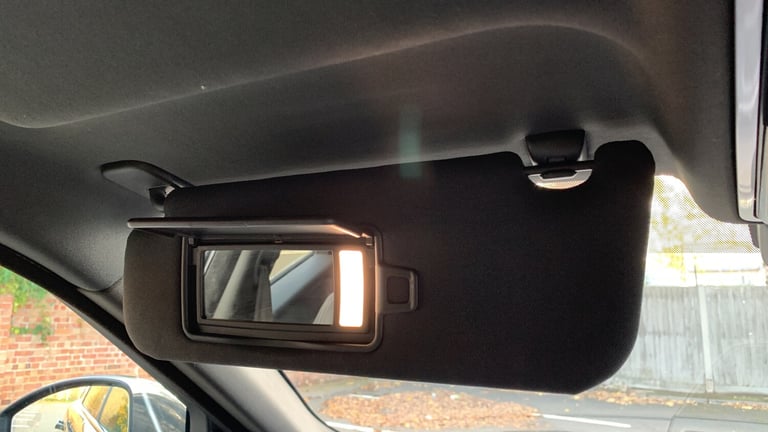 2018 Land Rover Range Rover Velar 2.0 D240 R-Dynamic SE SUV 5dr Diesel Auto 4WD Euro 6 (s/s) (240...