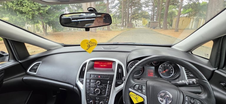 2015 Vauxhall Astra 1.6i Excite Euro 6 5dr HATCHBACK Petrol Manual