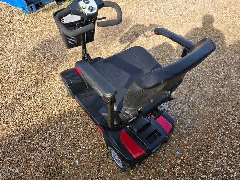 CARECO ZOOM - 4MPH PORTABLE CARBOOT MOBILITY SCOOTER