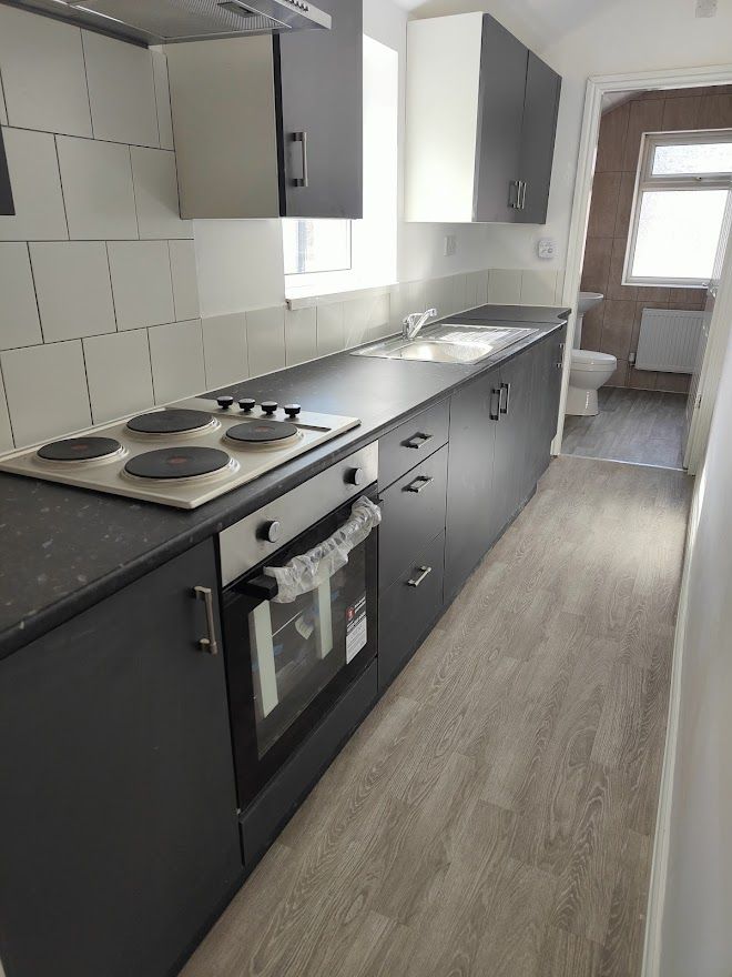 U.C. Welcome Luxury Flats / Rooms Available Are you on benefits