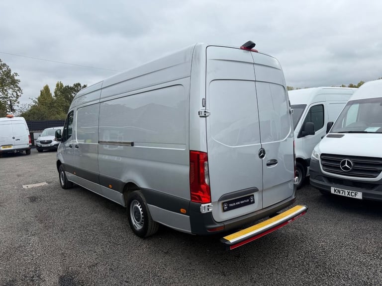 2022 Mercedes-Benz Sprinter 3.5t H2 Progressive Van PANEL VAN DIESEL Manual