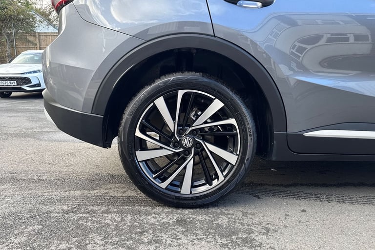 2025 MG MG ZS 106600 Hatchback Hybrid Automatic