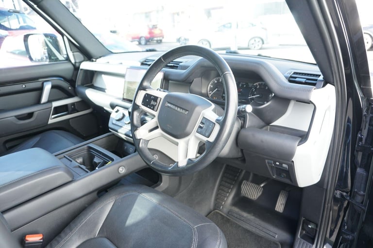2023 Land Rover Defender 3.0 D300 X-Dynamic HSE 110 5dr Auto [7 Seat] ESTATE DIESEL Automatic