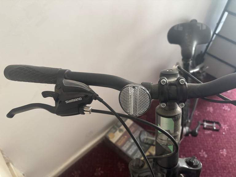 Women’s hybrid bike