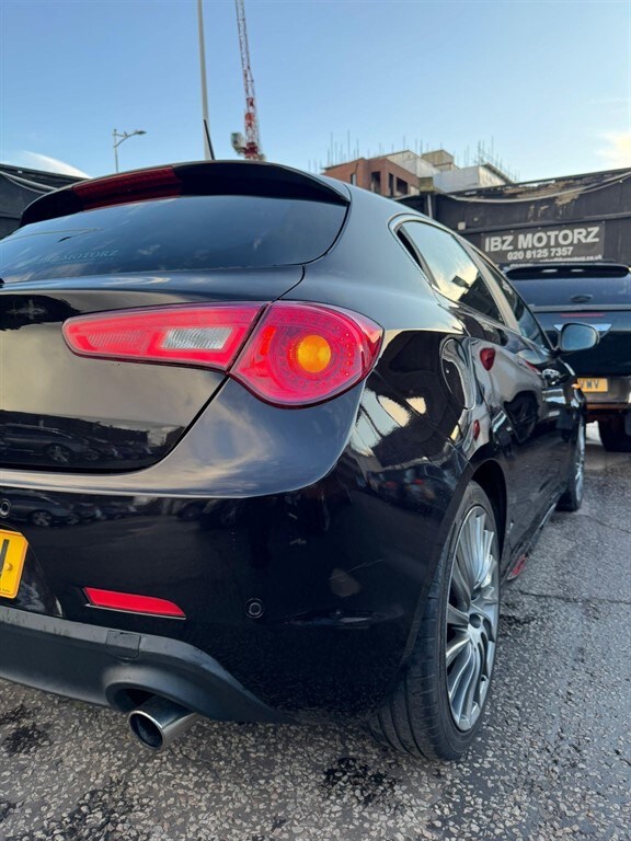 2015 Alfa Romeo Giulietta 1750 TBi Quadrifoglio Verde TCT Euro 6 (s/s) 5dr Hatchback Petrol Autom...