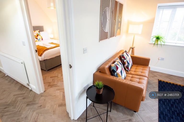 1 bedroom flat in Short Term Accommodation, Harwich, CO12 (1 bed) (#2483701)