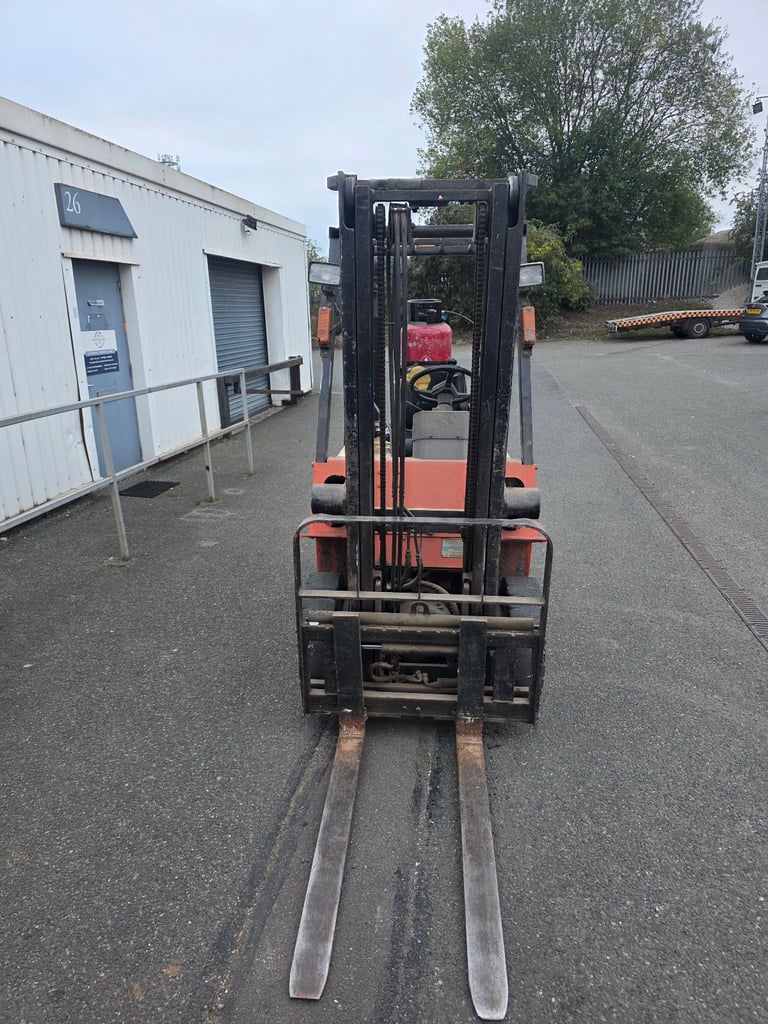 Nissan 1.5 forklift truck 