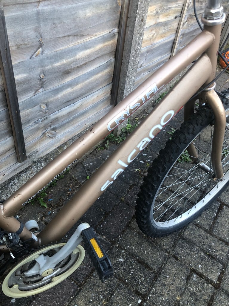 Salcano Bike Suit Junior/ Teenager/ Small Adult/ Woman’s /Girls/ Ladies Bike 26” Tyres wide seat