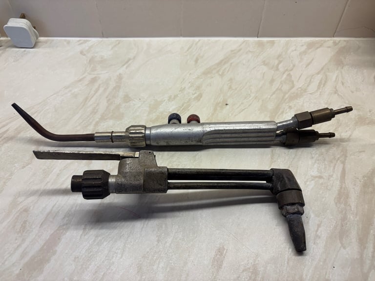 Oxy Acetylene Welding Torch plus 11 Nozzles and Cutting Attachment