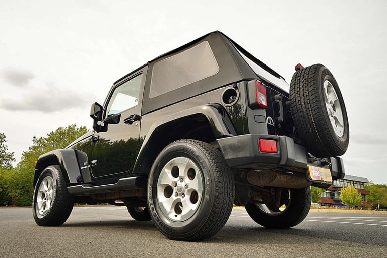 2015 Jeep Wrangler 2.8 CRD Overland 2dr Auto CONVERTIBLE DIESEL Automatic