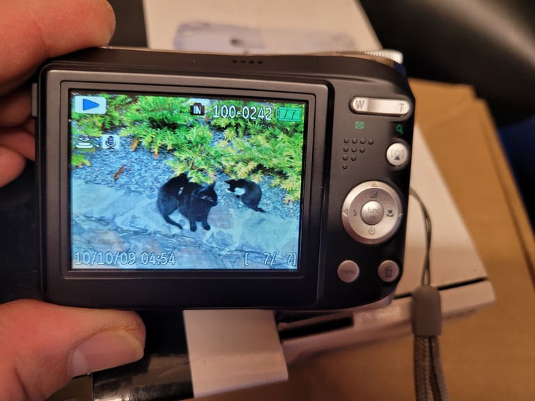 GE A955Z Digital Camera 