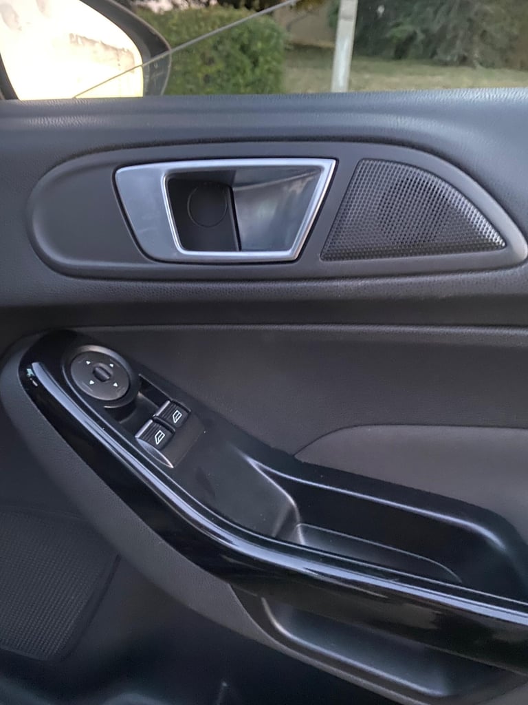 2015 Ford Fiesta 1.0T EcoBoost Zetec S Black Edition Euro 5 (s/s) 3dr HATCHBACK Petrol Manual
