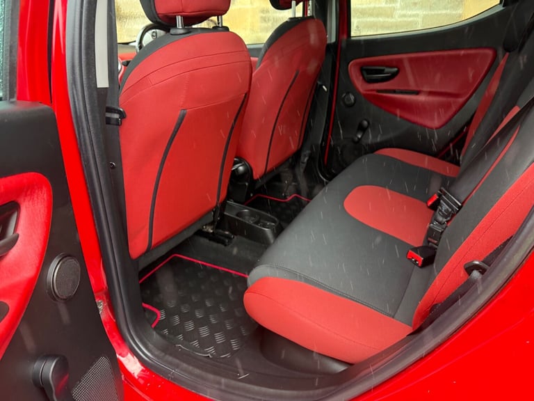 2012 Chrysler Ypsilon 1.2 Black and Red 5dr HATCHBACK Petrol Manual