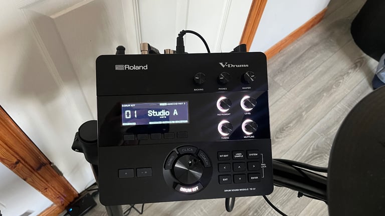 Roland TD-27KV Electronic Drum Kit – Excellent Condition, Includes Amp & Throne