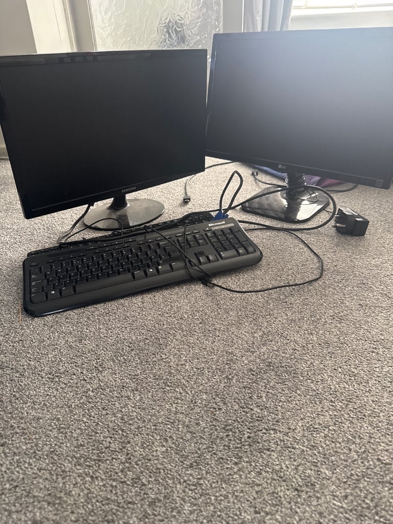 Monitors & Keyboards