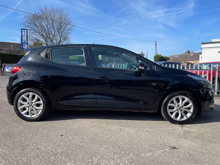 2017 Renault Clio 1.2 16V Play 5dr HATCHBACK PETROL Manual