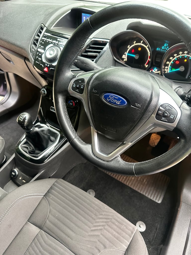 2015 Ford Fiesta 1.0 EcoBoost 125 Titanium 5dr HATCHBACK Petrol Manual