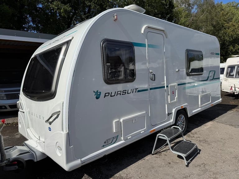 ⭐️ 2018/19 BAILEY PURSUIT 430/4 ⭐️ FIXED BED TOURING CARAVAN ⭐️