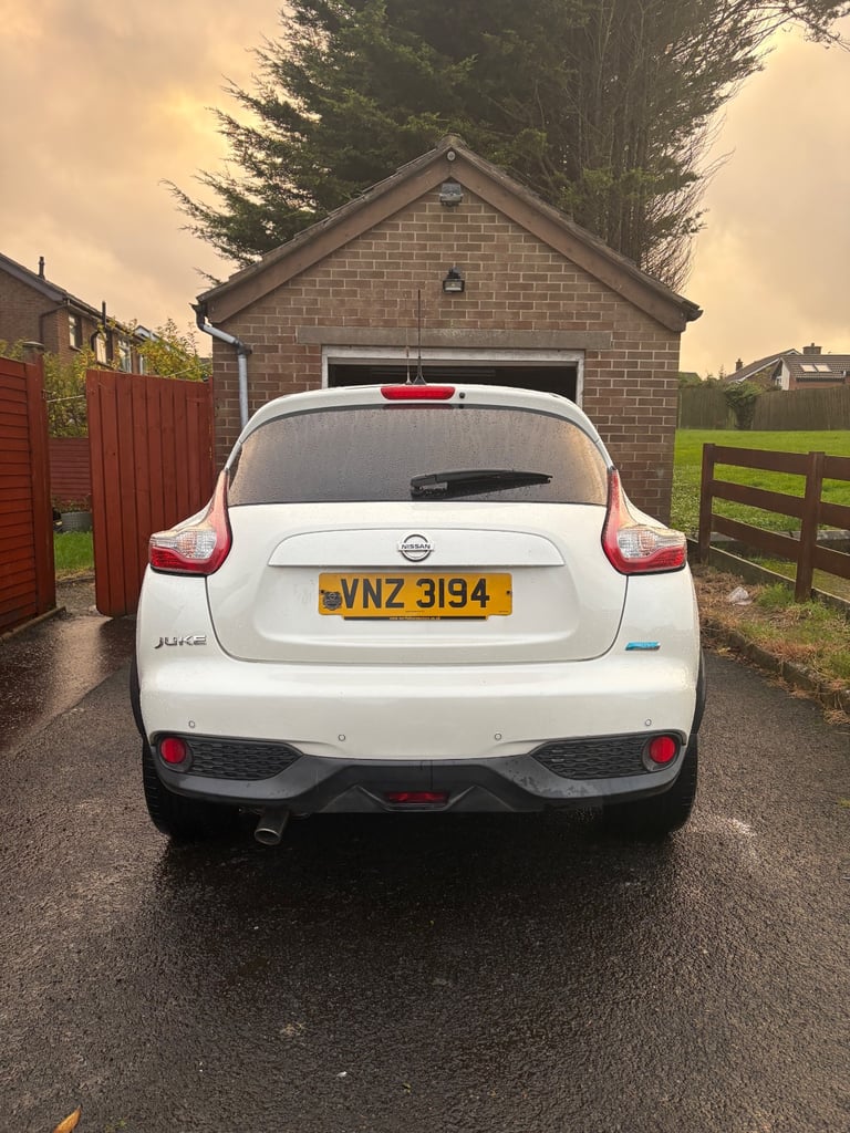 Nissan, JUKE, Hatchback, 2015, Manual, 1461 (cc), 5 doors
