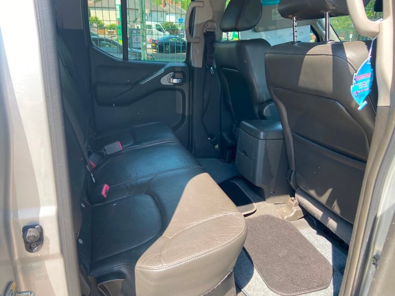 2007 Nissan Navara Double Cab Pick Up Aventura 2.5dCi 4WD PICK UP DIESEL Manual