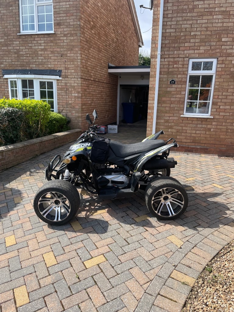ROAD LEGAL Quad Bike Aeon Cobra 400