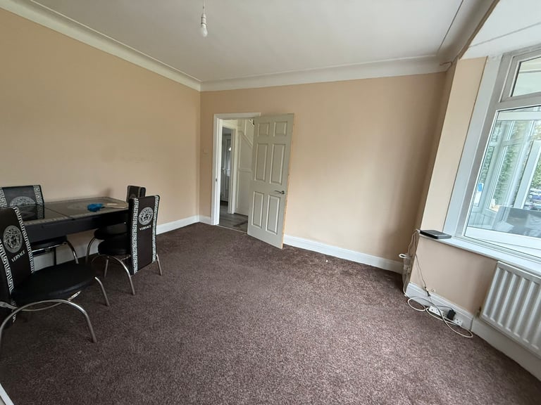 3 Bedroom semi-detached property 