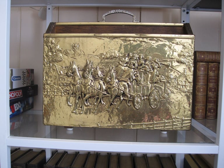 image for QUALITY BRASS NEWSPAPER AND MAGAZINE RACK HOLDER TOTTENHAM N17
