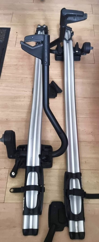 Vauxhall Astra J Roof bars