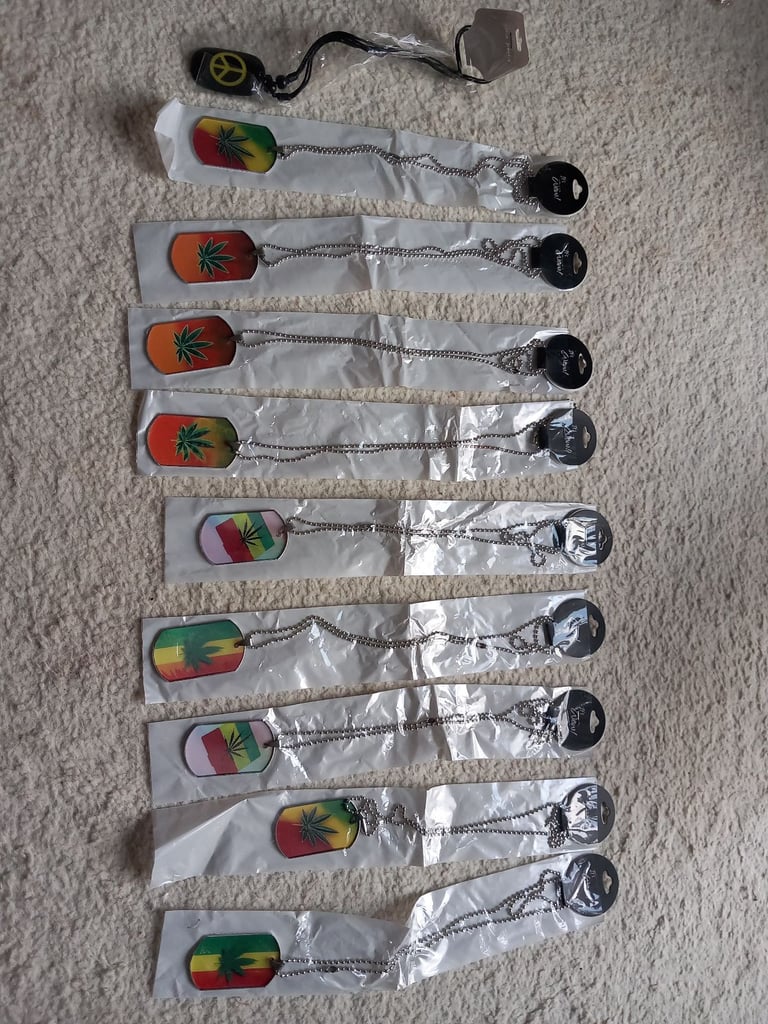 10 necklaces for £3