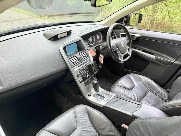  Volvo XC60 T6 Se Awd Estate 3.0 Automatic Petrol Estate Automatic Petrol Estate Petrol Automatic