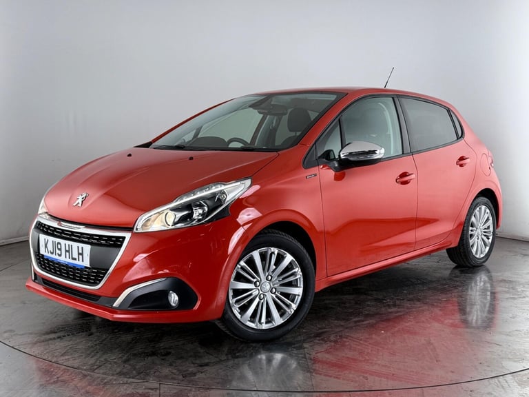 2019 Peugeot 208 1.2 PureTech 82 Signature 5dr [Start Stop] HATCHBACK PETROL Manual