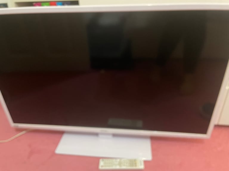 image for White 40” Bush Led television 