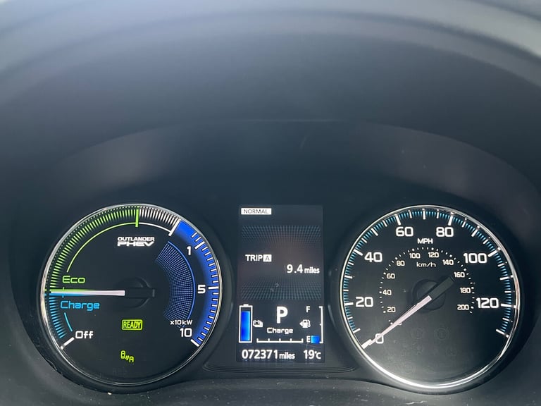 2019 Mitsubishi Outlander 2.4h TwinMotor 13.8kWh 4h SUV 5dr Petrol Plug-in