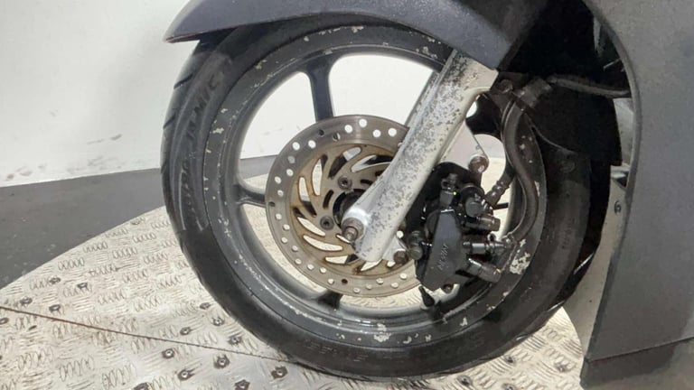 Honda Vision 2012 42K 50CC RUNNING PROJECT BIKE SCOOTER SPARES OR REPAIR