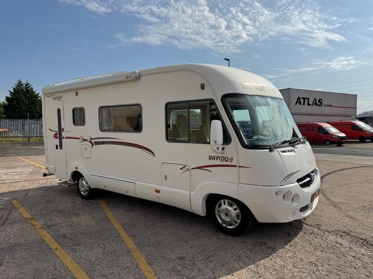 Fiat RAPIDO 9048DF 4 BERTH A CLASS MOTORHOME WITH MASSIVE LOUNGE