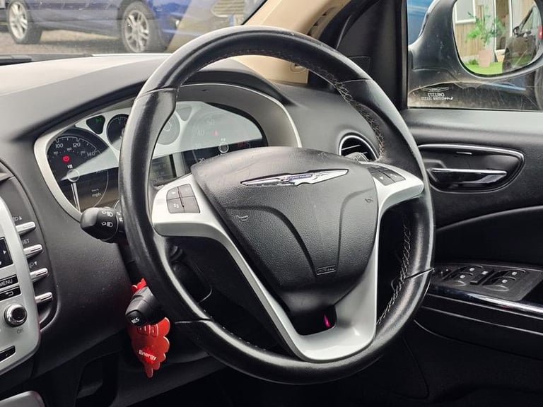 2012 Chrysler Delta 1.4 M-Air SR Euro 5 (s/s) 5dr HATCHBACK Petrol Manual