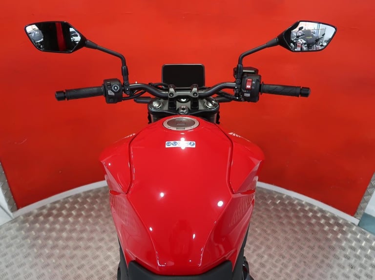 Brand new 2025 Honda CB1000 Hornet