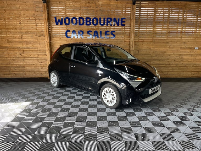 image for 2019 Toyota Aygo 1.0 VVT-i x-play Hatchback 5dr Petrol Manual Euro 6 (71 ps)