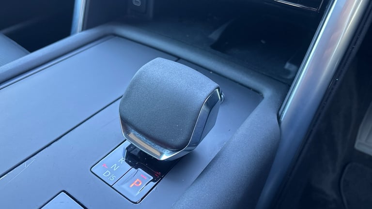2021 Land Rover Discovery 3.0 D300 R-Dynamic HSE 5dr Auto Diesel Station Wagon Station Wagon Dies...