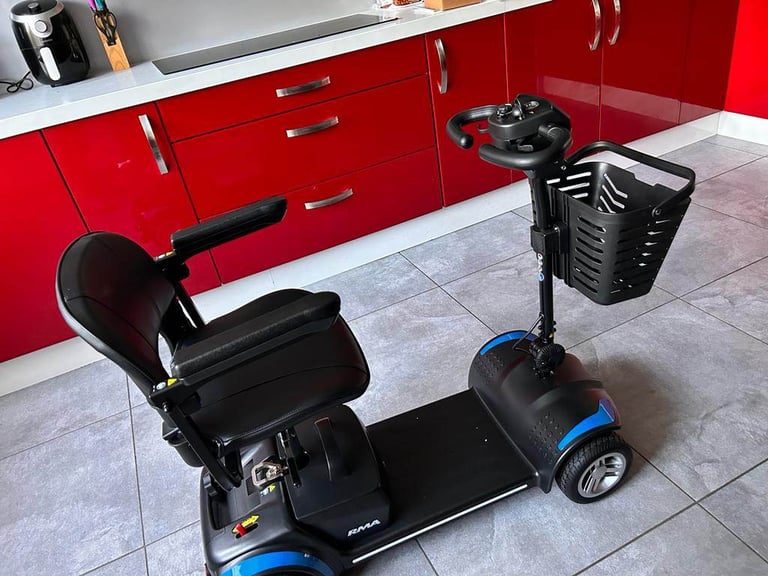 ROMA MEDICAL “VIRGO” – MOBILITY BOOT SCOOTER - BRAN NEW IN THE BOX - 12 MONTHS WARRANTY