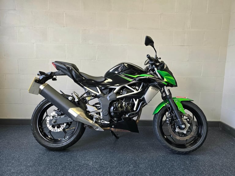 Kawasaki Z125 Supernaked 125cc Learner Legal Geared Motorcycle