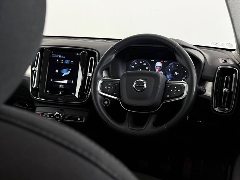 2020 Volvo XC40 1.5 T3 Momentum Euro 6 (s/s) 5dr ESTATE Petrol Manual