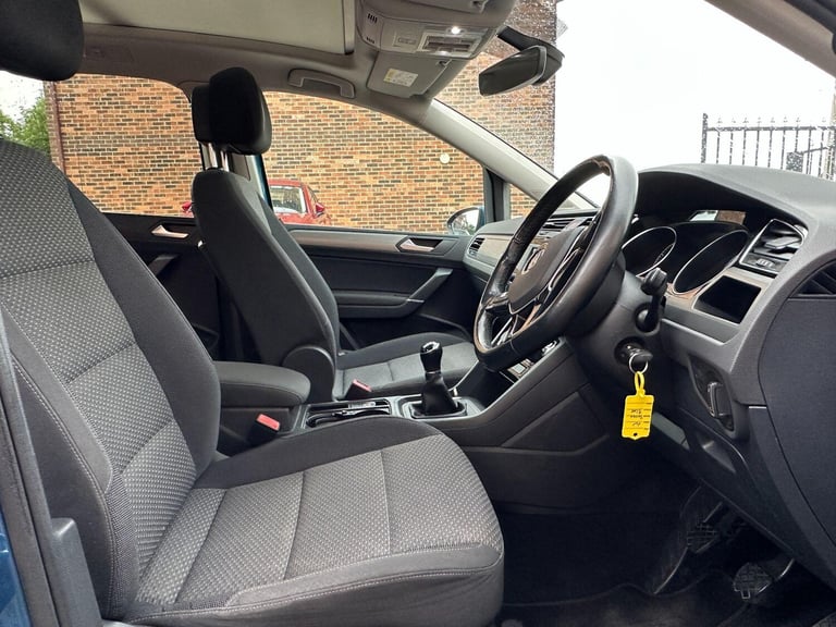 2017 Volkswagen Touran 1.2 TSI SE Family 5dr MPV PETROL Manual