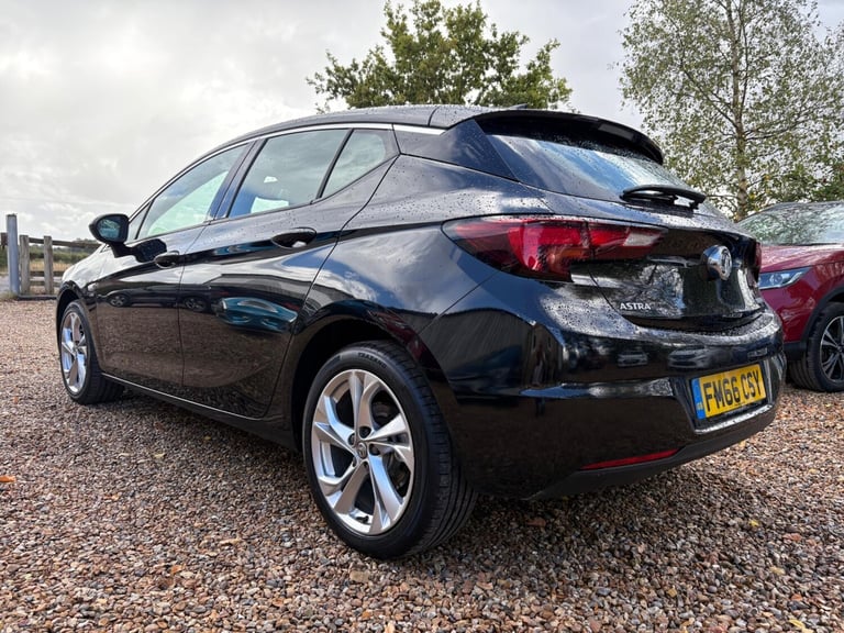 2017 Vauxhall Astra 1.4i Turbo SRi Nav Euro 6 5dr Hatchback Petrol Manual