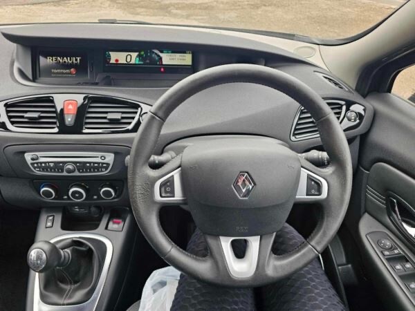 2011 Renault Scenic 1.5 dCi 110 Dynamique TomTom 5dr MPV Diesel Manual