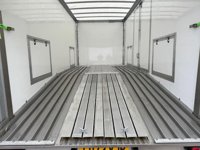 2024 ISUZU N75.190 Euro 6 19ft6 box covered car transporter 1477kms manual a/c