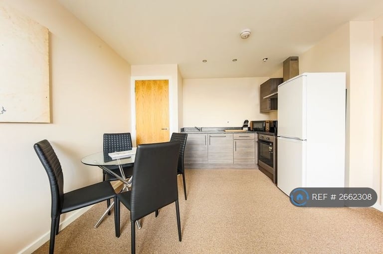 1 bedroom flat in Roberts House, Altrincham, WA14 (1 bed) (#2662308)