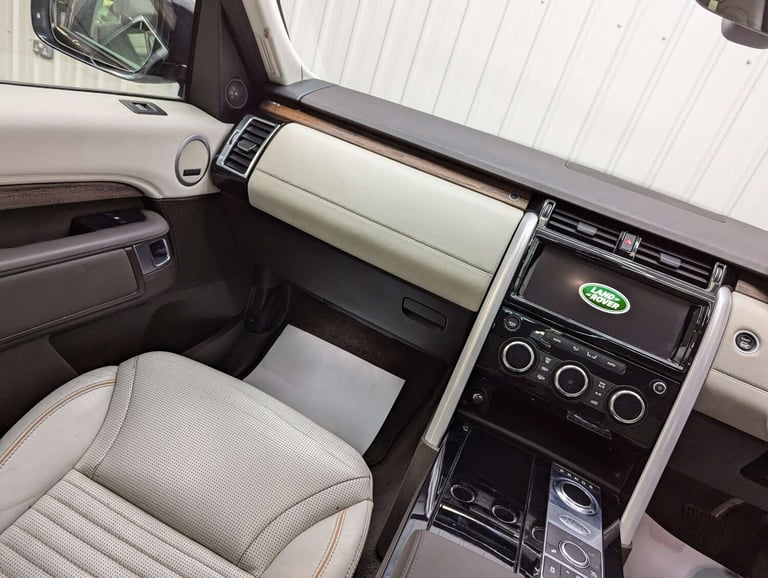 2017 Land Rover Discovery 2.0 Discovery HSE SD4 Auto 4WD 5dr SUV Diesel Automatic