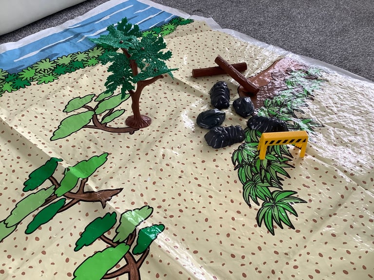 Playmobil Set 4175 Adventure Amphibian Vehicle & Deinonychus - plus extras!