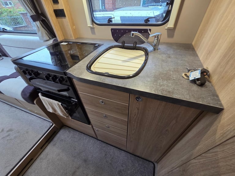 2020(70)ELDDIS AUTOQUEST 175 RIVA GOLD  2-BERTH - 2-BELT - LOW MILES - 1 OWNER